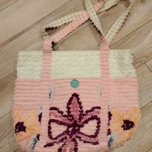 Tote bag, shoulder straps, outside pockets